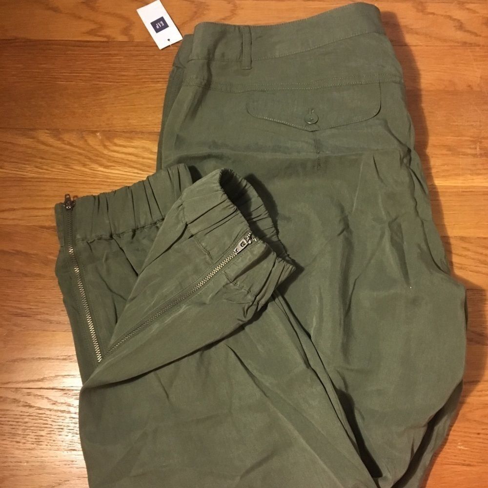 Gap Cropped Surplus